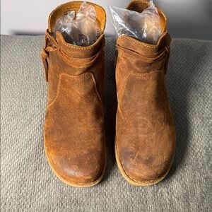 Born THIA Brown Ankle Booties